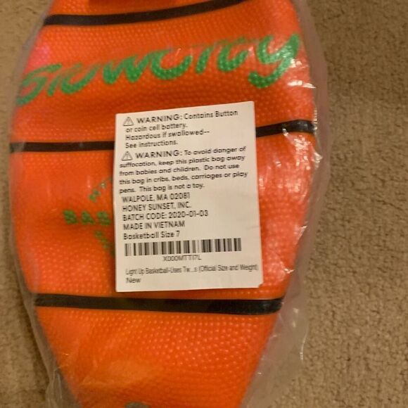 GlowCity Glow In The Dark Light Up Official Size Basketball *New* - Picture 2 of 6